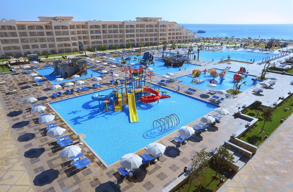 Pickalbatros White Beach Resort 5*